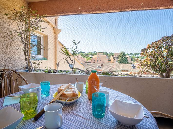 Location de vacances pour 4 personnes, avec Balcon ainsi que Terrasse et Vue à Le Pradet