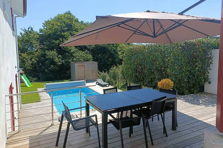 Location de vacances pour 8 personnes, avec Jardin à Jatxou