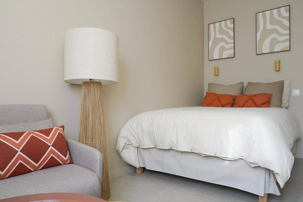 Appartement entier, One-Bedroom Apartment in Fontenay-le-Fleury, Yvelines