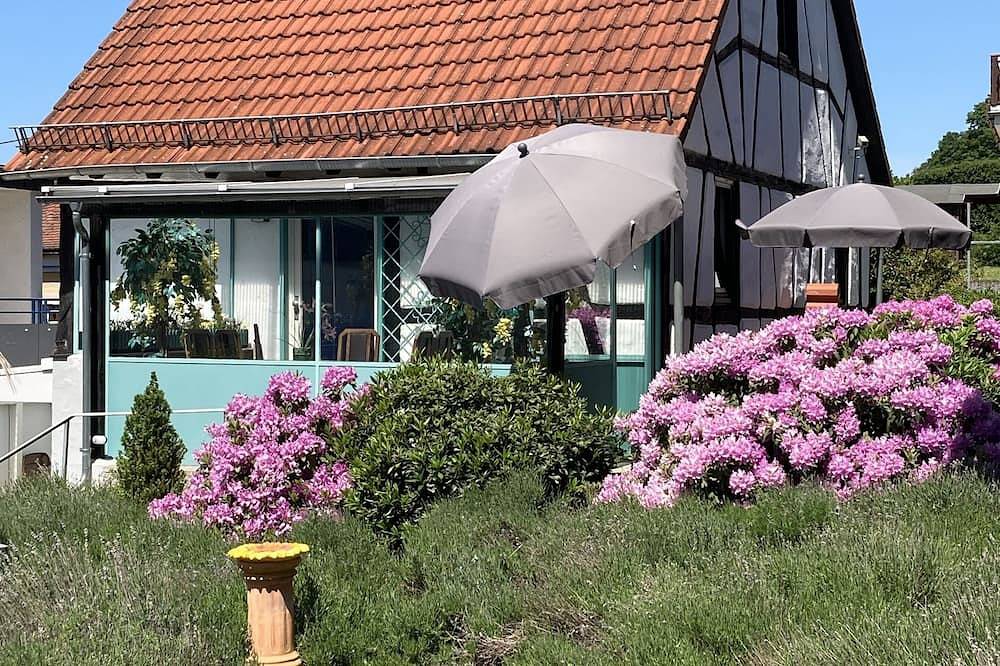 Ferienhaus mit Sauna, Wintergarten und Terrasse im schönen Taunus, ruhige Lage! in Glashütten, Hochtaunuskreis