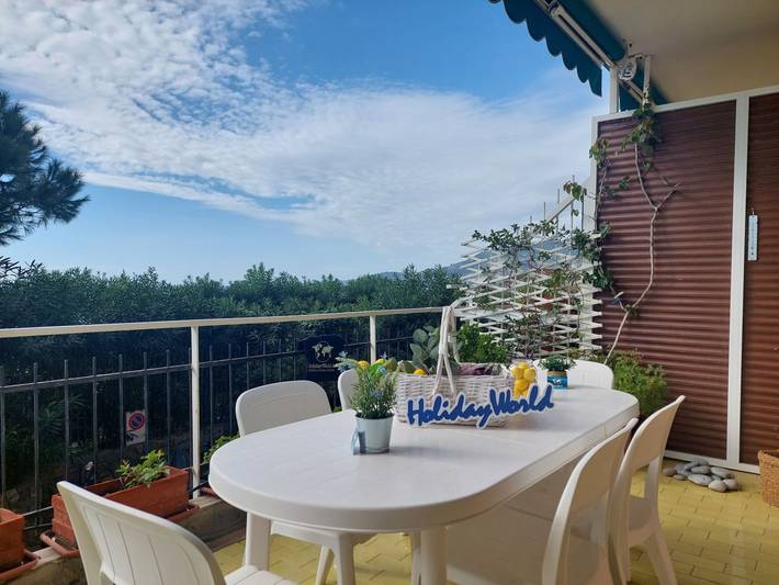 Gîte pour 4 personnes, avec terrasse dans Ospedaletti - 3