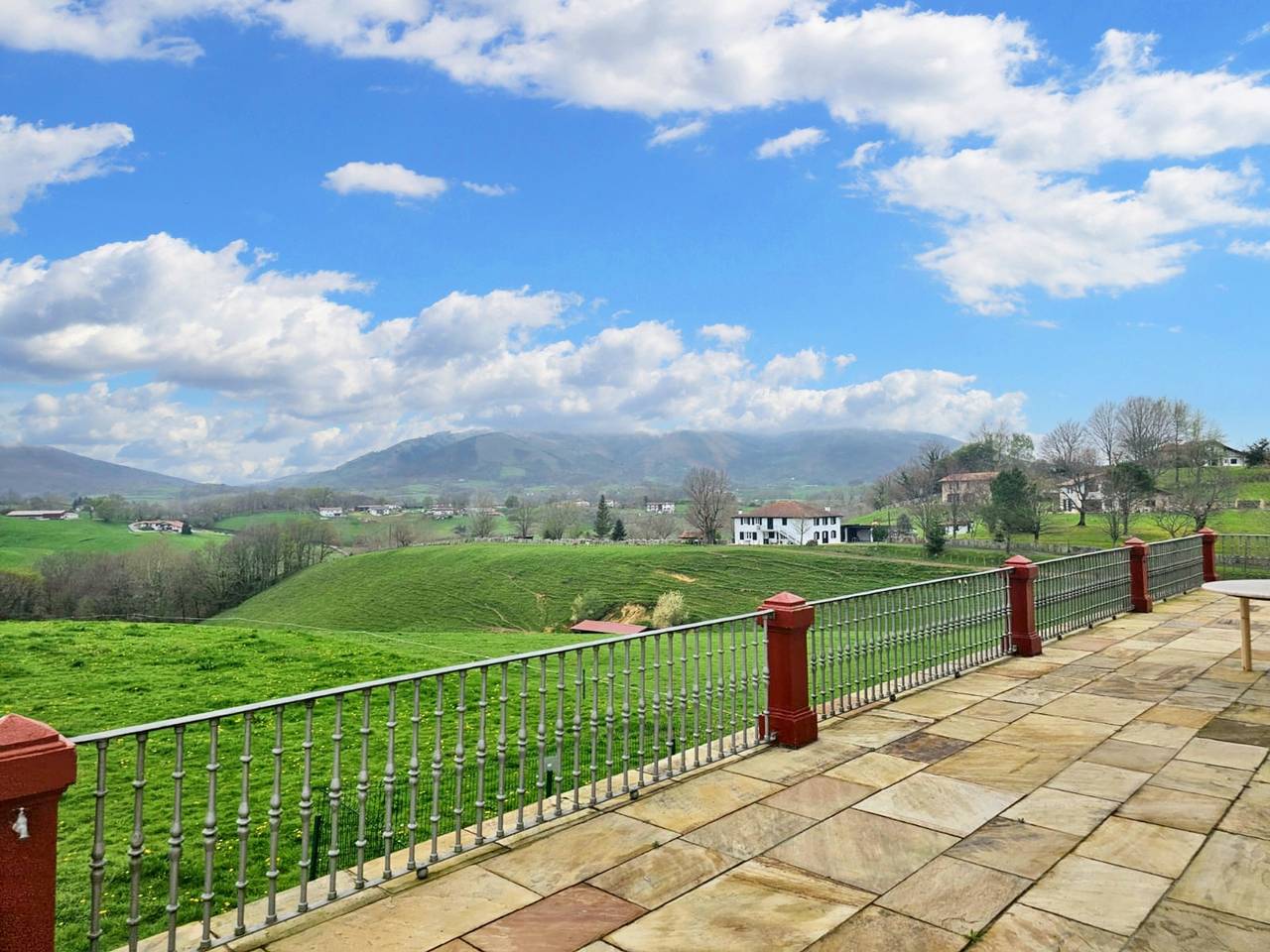 Gemütliches Haus mit Jacuzzi in Zugarramurdi in Baztan, Pyrenäen-Atlantik