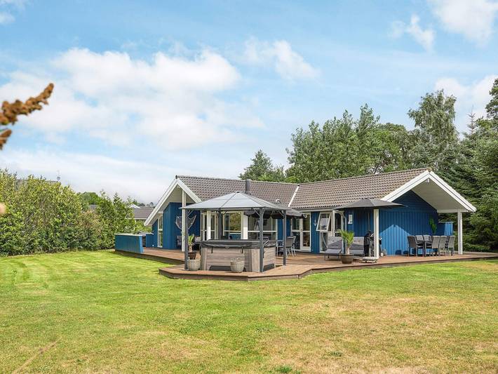 Ferienhaus für 8 Personen, mit Terrasse in Balka