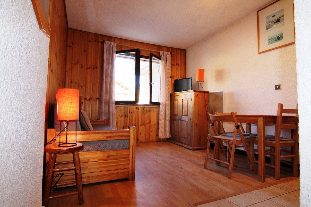 Entire studio, Résidence la Ménandière - Studio 4 people (H4) in Huez, Écrins National Park