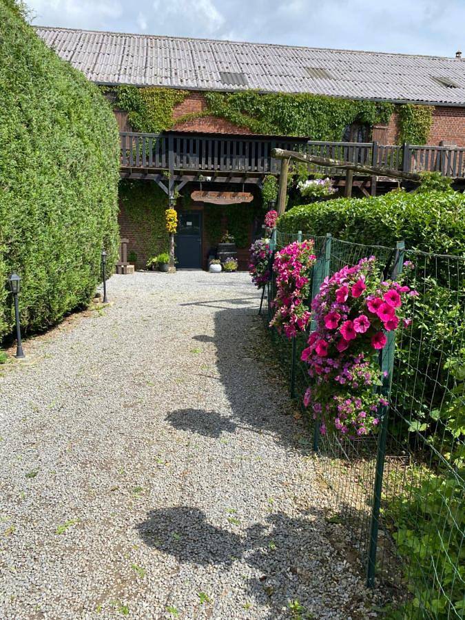 Location de vacances pour 6 personnes, avec jardin ainsi que terrasse et vue, animaux acceptés à Maubert-Fontaine - 3