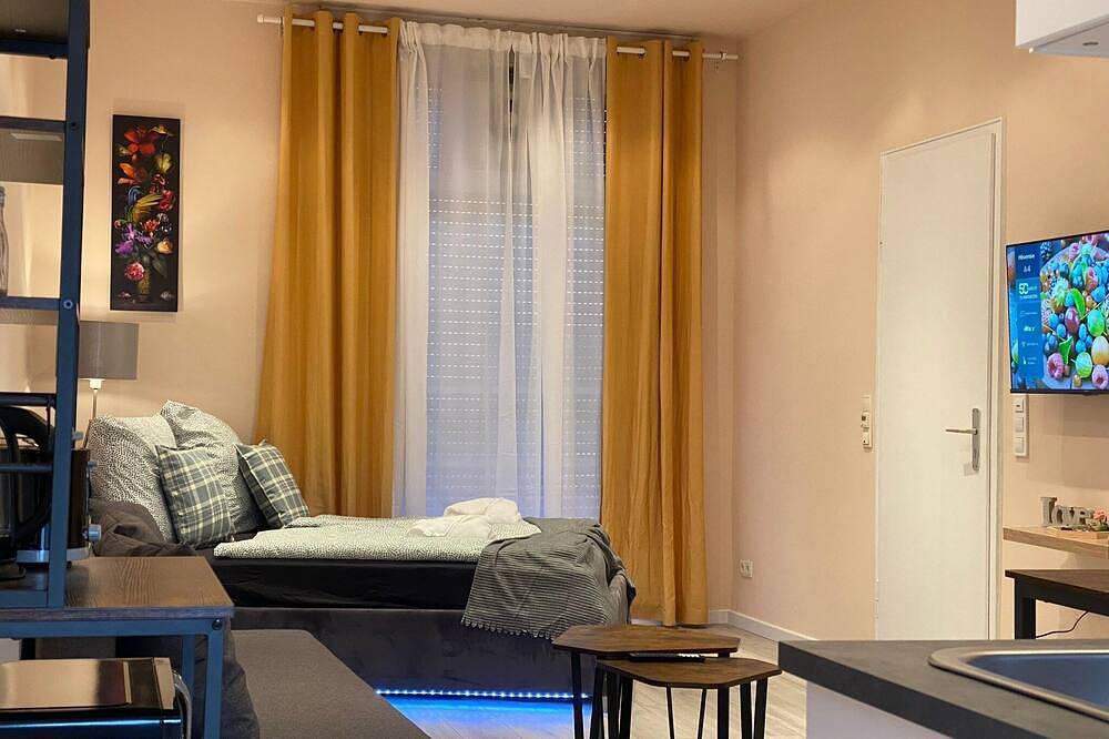 Appartement entier, Apartment Sleeps 3 with Parking and Garden in Neuendorf (Koblenz), Coblence