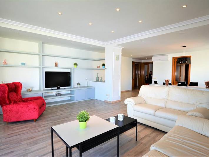 Ganze Ferienwohnung, Ferienwohnung für 10 Personen mit Terrasse in Platja de les Madrigueres (el Vendrell), Calafell