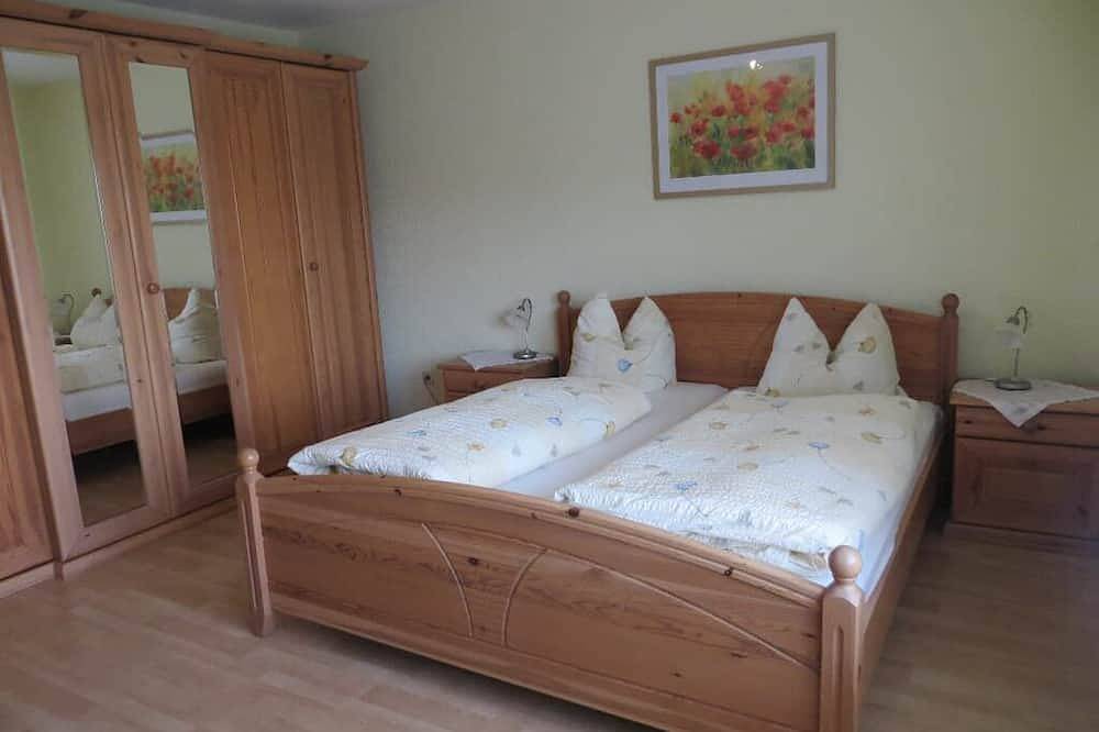 Ganze Wohnung, Gemütliche Ferienwohnung nahe am Waldrand in Bad Griesbach, Bayerische Golf und Thermenland