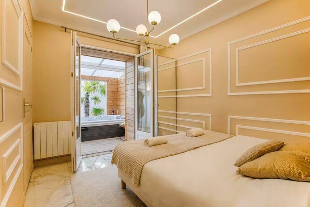 Entire apartment, Casa Gauda - Jacuzzi, Relaxation, and Serenity in Sainte-Thérèse-en-Pays-de-Falaise, Caen region