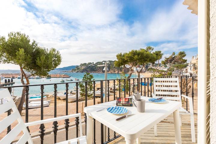 Ferienwohnung für 5 Personen, mit Balkon und Terrasse sowie Ausblick in Palafrugell