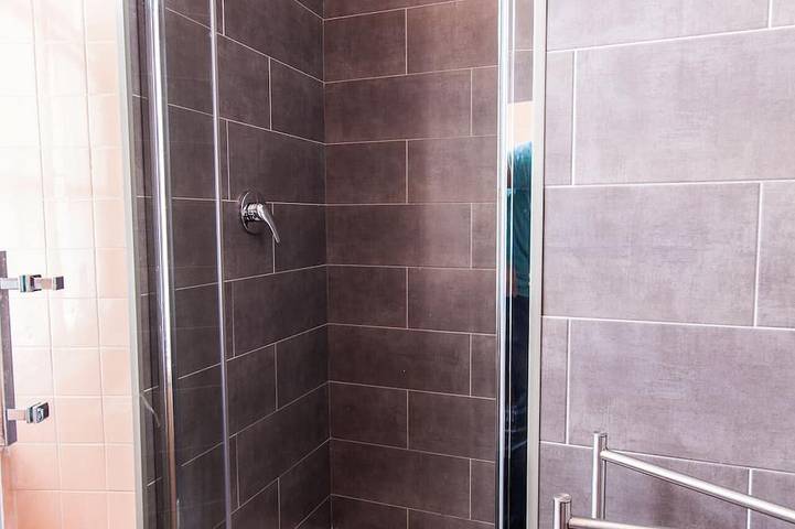 Ideale per famiglie, vicino al lago di Iseo,Endine e la città di Bergamo. in Zandobbio, Prealpi Bergamasche Orientali