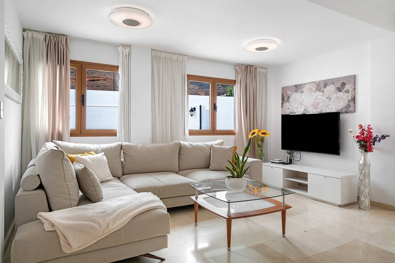 Casa de vacaciones 'Casa Africa' con vistas a la montaña, piscina privada y Wi-Fi in Tahiche, Teguise