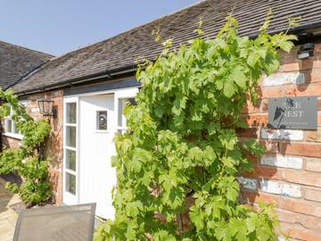 Log Cabin for 4 People in Hinckley and Bosworth, Leicestershire, Photo 1