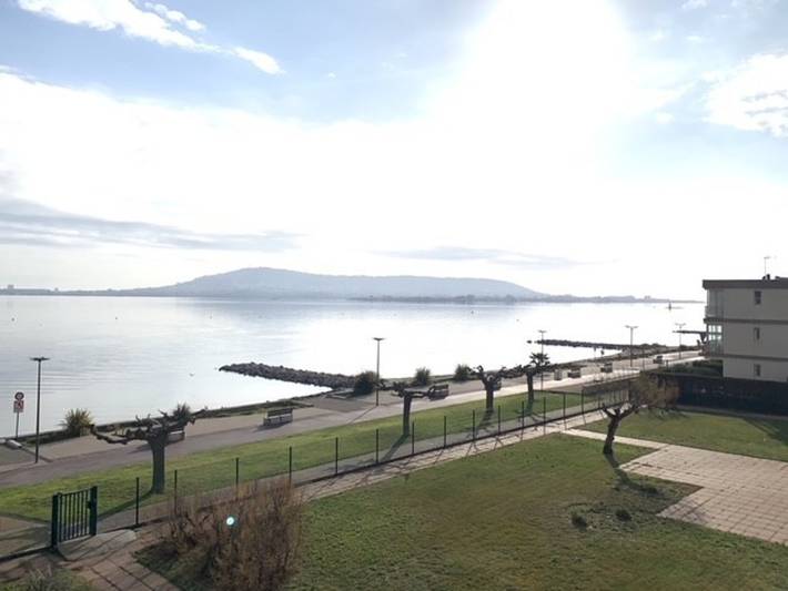 Gîte pour 4 personnes, avec balcon et vue sur le lac dans Casino de Balaruc - 4