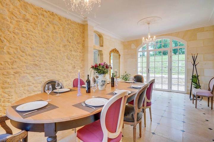 Château pour 8 personnes, avec sauna et jacuzzi ainsi que piscine et jardin en Gironde - 2