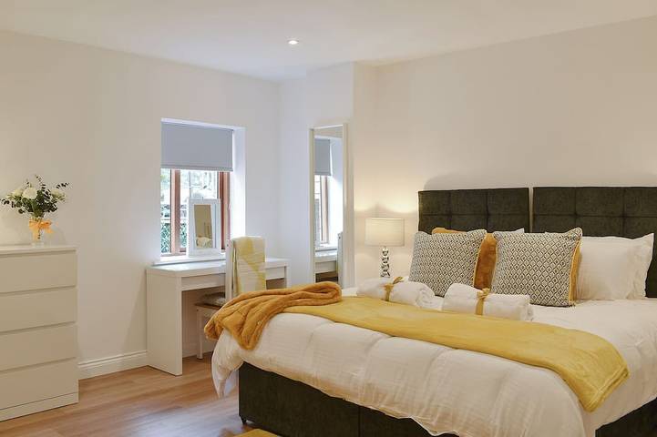 3 chambres à coucher à Greasby, Wirral in Merseyside