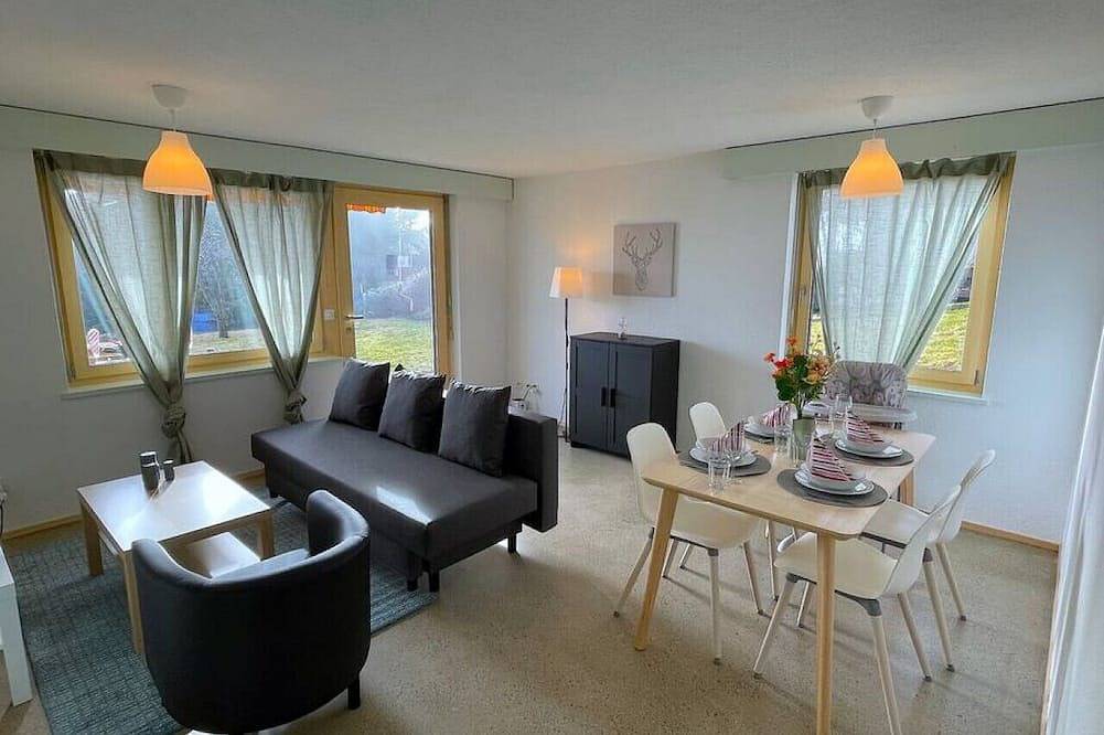 Geheel appartement, Swisshut Stunning Views Alps - Apart. Aeschlen Down in Sigriswil, Meer van Thun