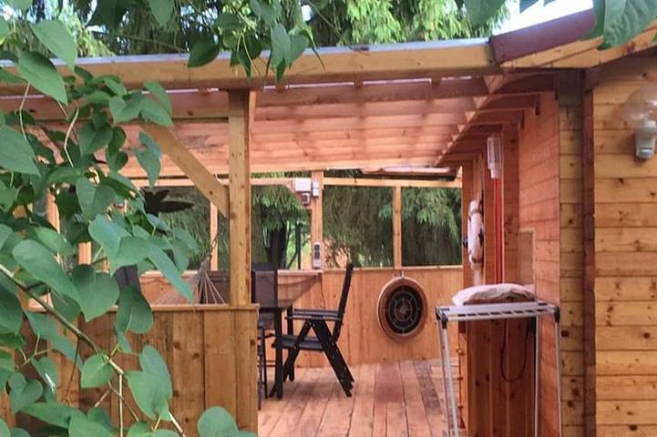 Bungalow für 4 Personen, mit Terrasse und Garten