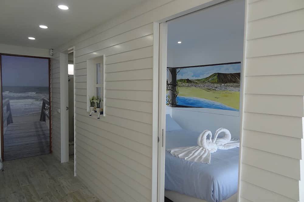 Entire apartment, Lingon Silver Apartment, Wifi, Ac, Balcony in Praia da Califórnia, Sesimbra