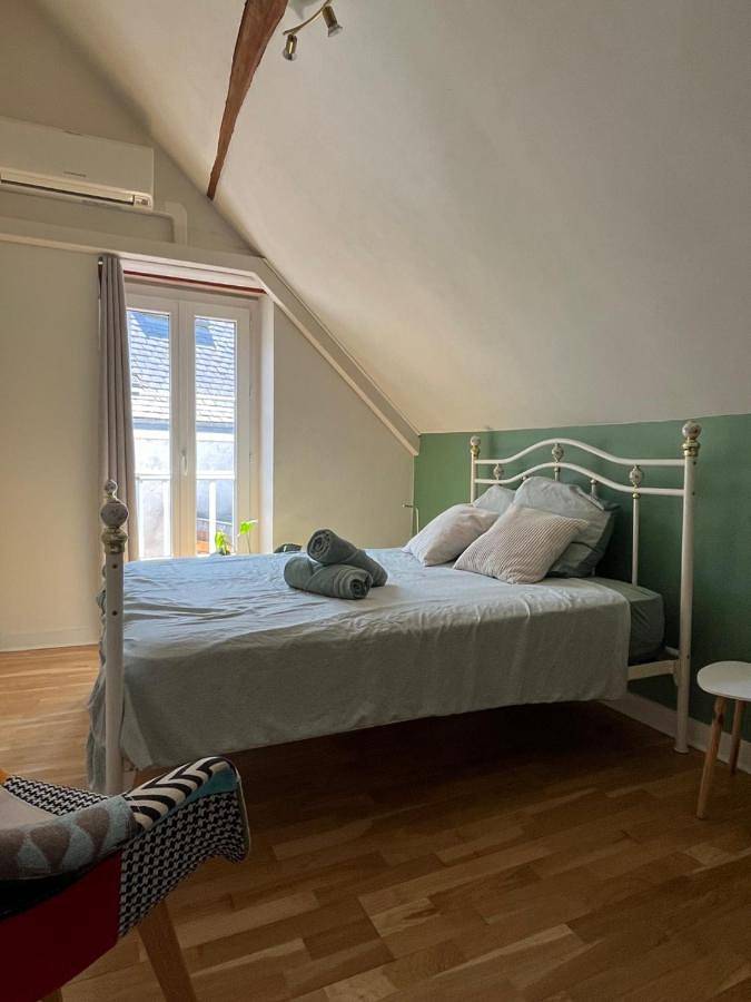 Location de vacances pour 2 personnes, avec Jacuzzi ainsi que Jardin et Sauna à Montbazon - 3