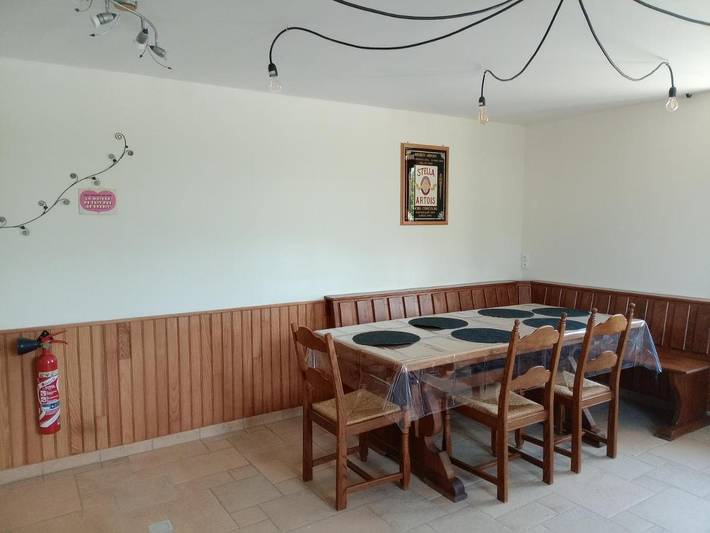 Gîte pour 3 personnes, avec terrasse ainsi que vue et jardin dans Le Clerjus - 4