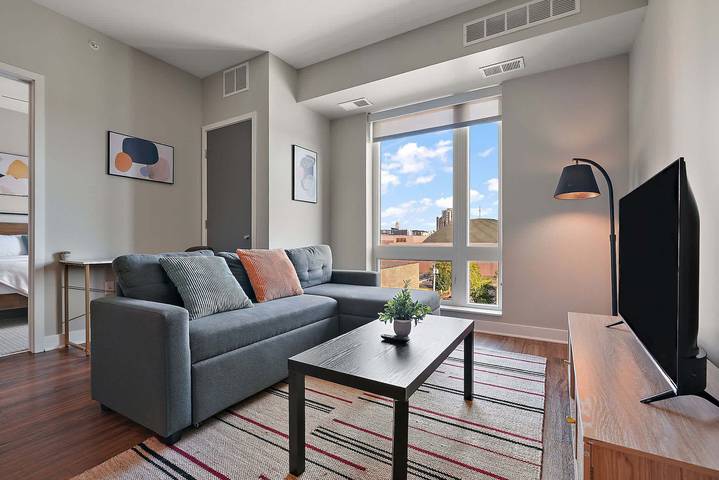 Vacation rental for 3 people, kid friendly in Loring Park