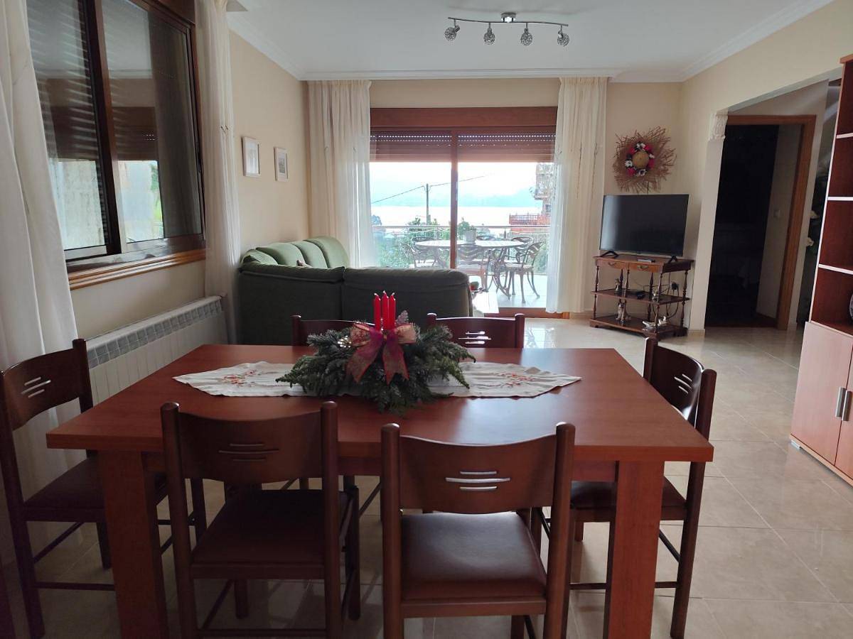 Four-Bedroom House in Cobres, Vilaboa