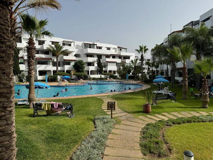 Apartamento de vacaciones para 6 personas, con terraza y vistas además de piscina y jardín - 1