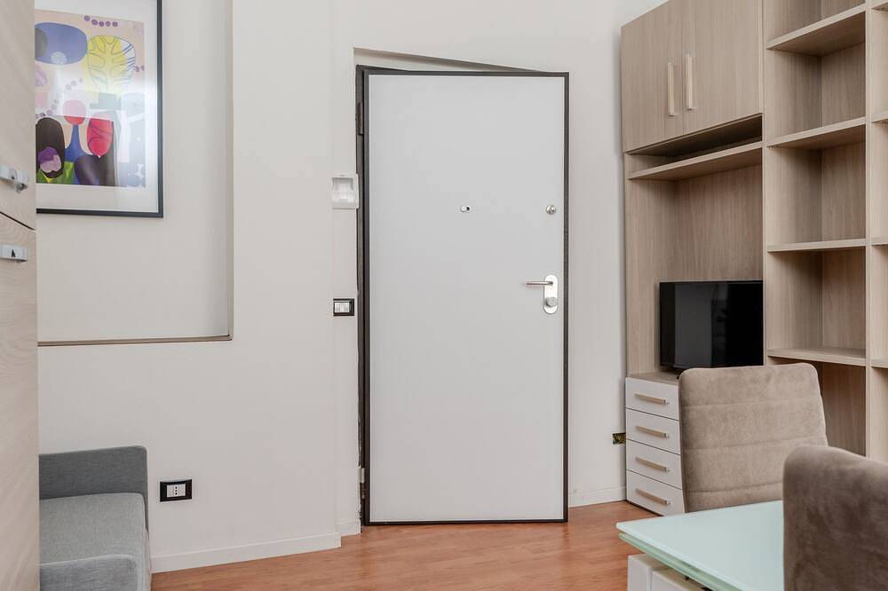 Entire apartment, Cozy Two Bedroom Apartment | Ideal Base for Exploring Milan and Brianza in Cinisello Balsamo, Milan Province