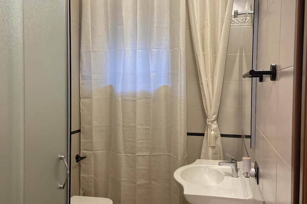Entire apartment, Maison Iris in Legnano, Milan Province