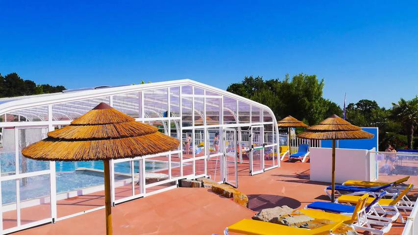 Camping pour 6 personnes, avec Terrasse