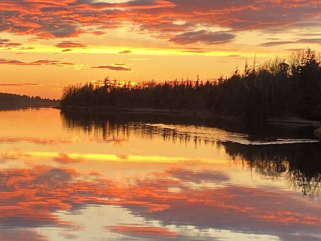 Stay in an Authentic Mongolian Yurt with Private Hot Tub in Kings County (Kanada)