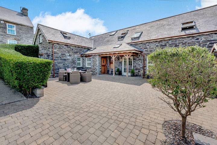 Cottage for 5 people, with garden in Mid-Wales