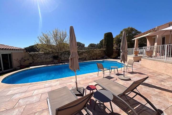 Villa für 8 Personen, mit Garten und Balkon - 1