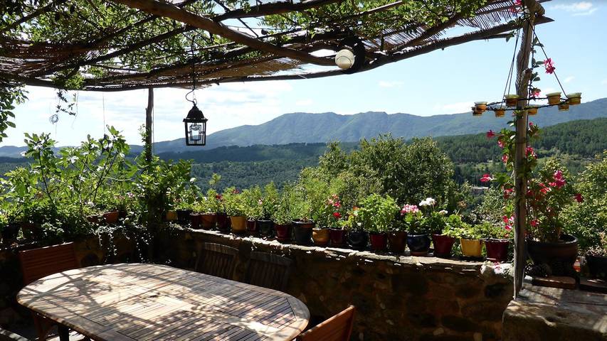 Gîte pour 7 personnes, avec terrasse et jardin