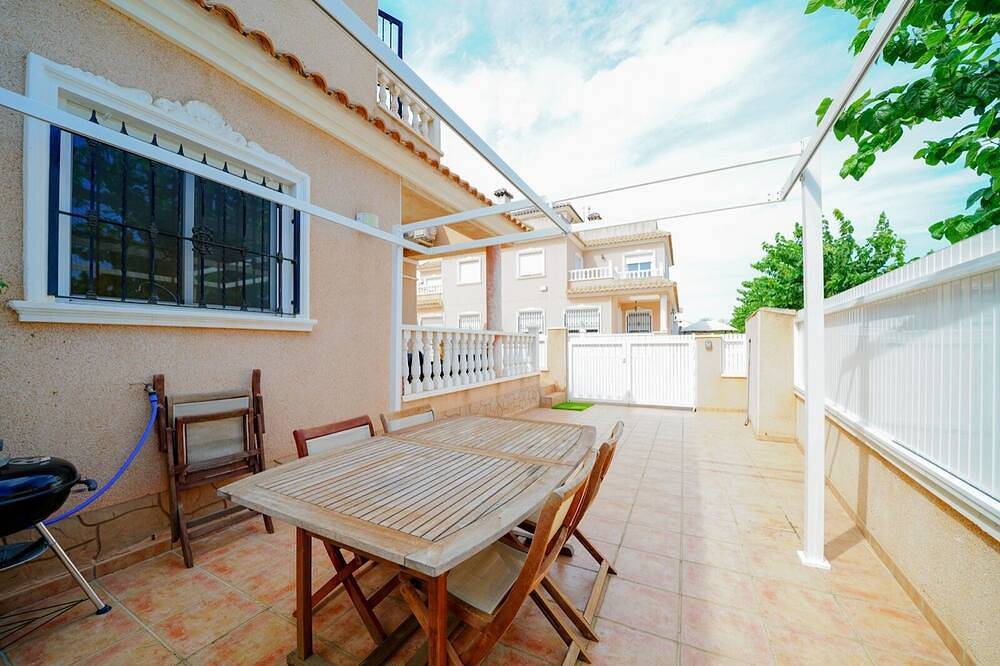 Beautiful house with terrace, swimming pool, located 700 m from the sea (6 pers) in Torre de la Horadada, Pilar de la Horadada
