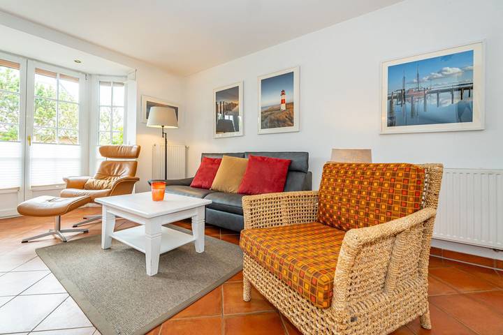 Ganze Wohnung, Ferienhaushälfte für bis 4 Personen mit Terrasse  - nur 350 m zum Strand. in Westerland, Sylt (Gemeinde)