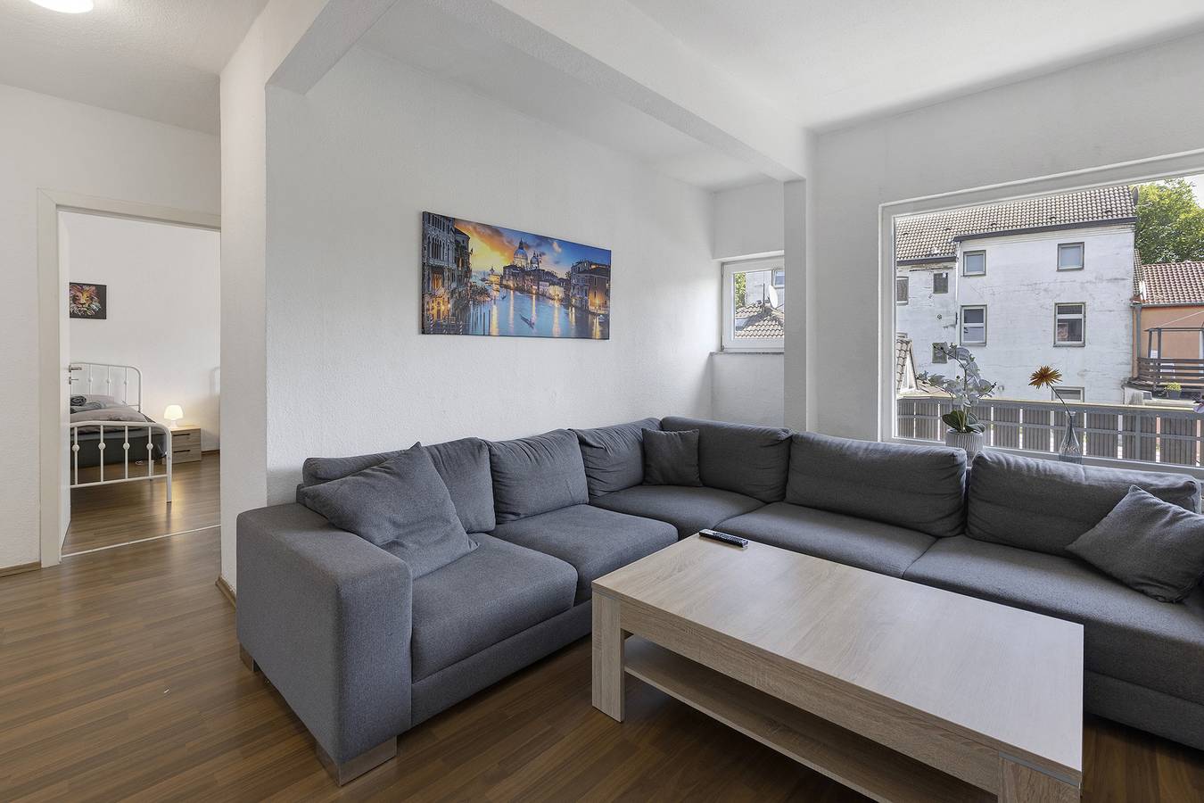Ganze Wohnung, Apartment 'Baran' mit Balkon und Wlan in Stadtbezirk VI, Essen