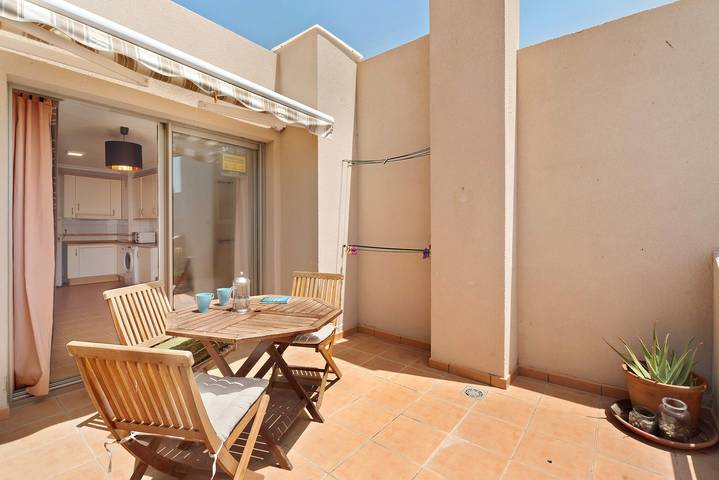 Ganze Wohnung, Ferienhaus 'Duplex Tejita Beach' mit Gemeinschaftspool, Balkon und WLAN in La Tejita, Granadilla de Abona