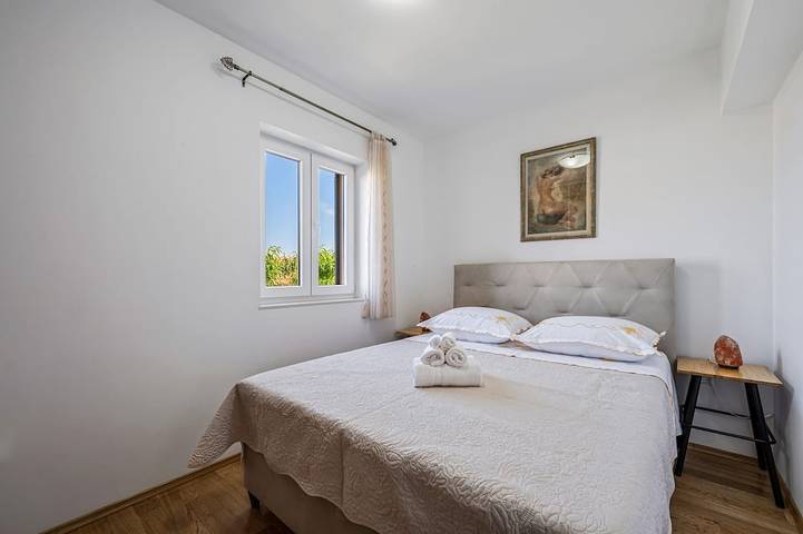 Ganze Wohnung, Two bedroom apartment with Terrace in Sibenik, Šibenik-Knin