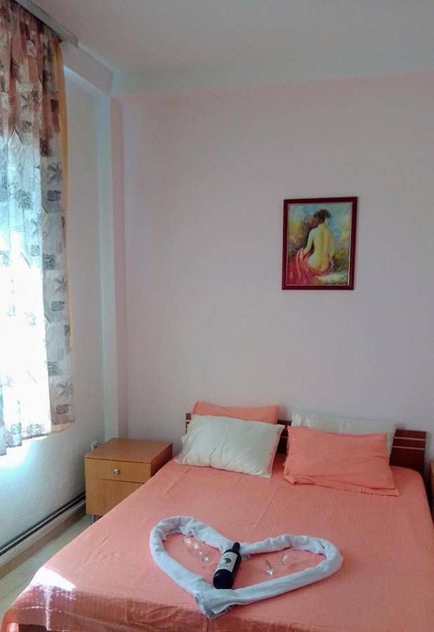 Hôtel pour 2 personnes, avec terrasse ainsi que vue et jardin dans Prilep