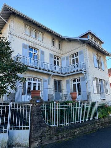 Chambre d’hôte pour 6 personnes, avec jardin ainsi que jacuzzi et balcon à Saint-Étienne-de-Baïgorry
