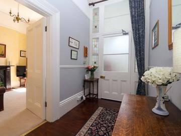 Log Cabin for 12 People in Torquay, Torbay, Photo 3