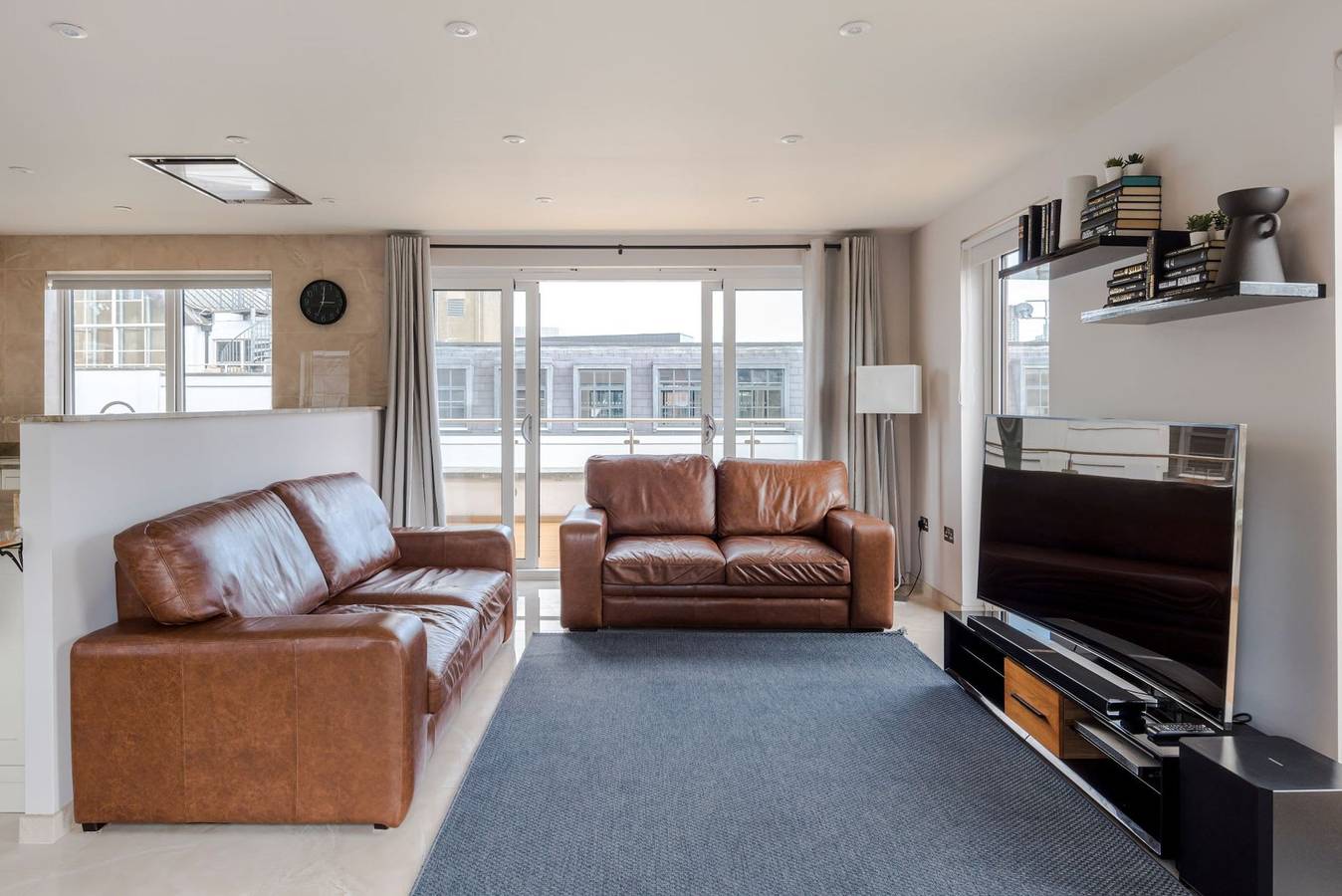 Cały apartament, The Roof is on  Fire  - Farringdon - by Frankie Says in Camden, Londyn