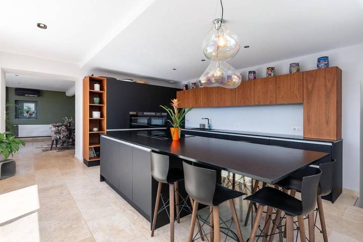 Location de vacances pour 14 personnes, avec Terrasse ainsi que Jardin et Piscine à Brindas - 4