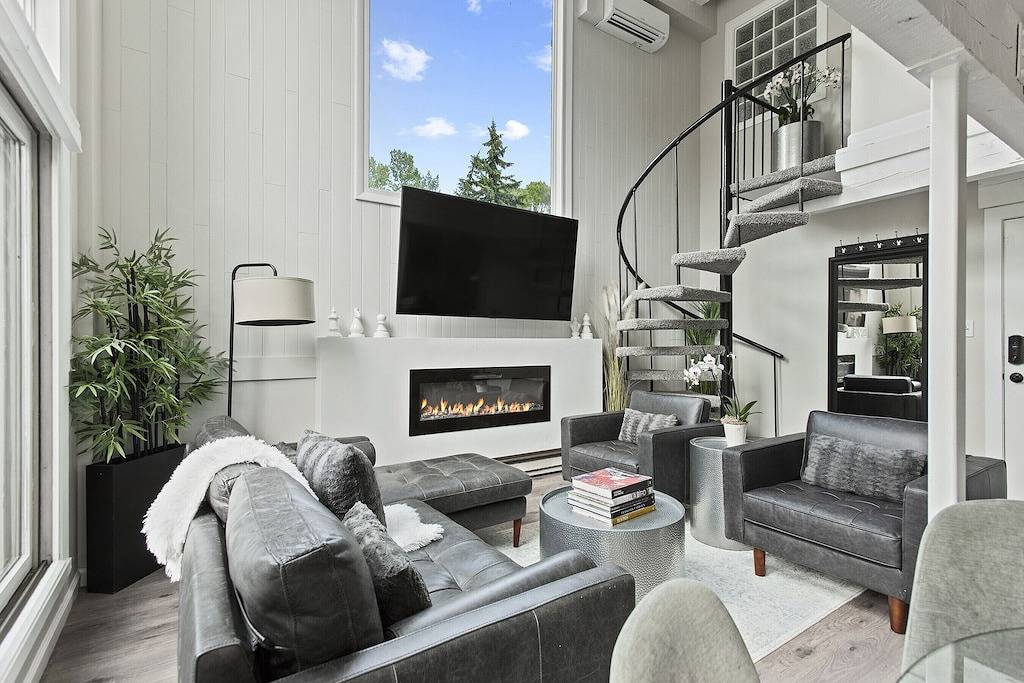 Ganze Wohnung, 3 Bed/3 Bath In Town Aspen Luxury King & 2 Queen Bed W/D Ac Parking Balcony Wifi in Aspen, Aspen Snowmass