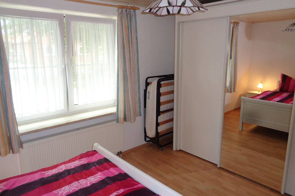 Ganze Wohnung, Wohnung Sommerwind im Landhaus Michaela am alten Hafen an der Nordsee in Dieksanderkoog, Friedrichskoog