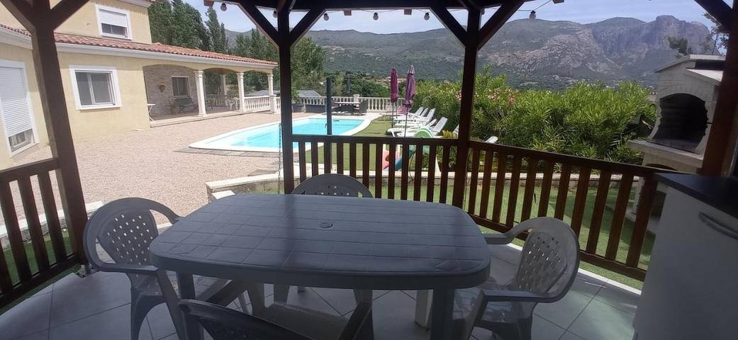 Chambre d’hôte pour 7 personnes, avec vue ainsi que piscine et jardin en Corse - 3