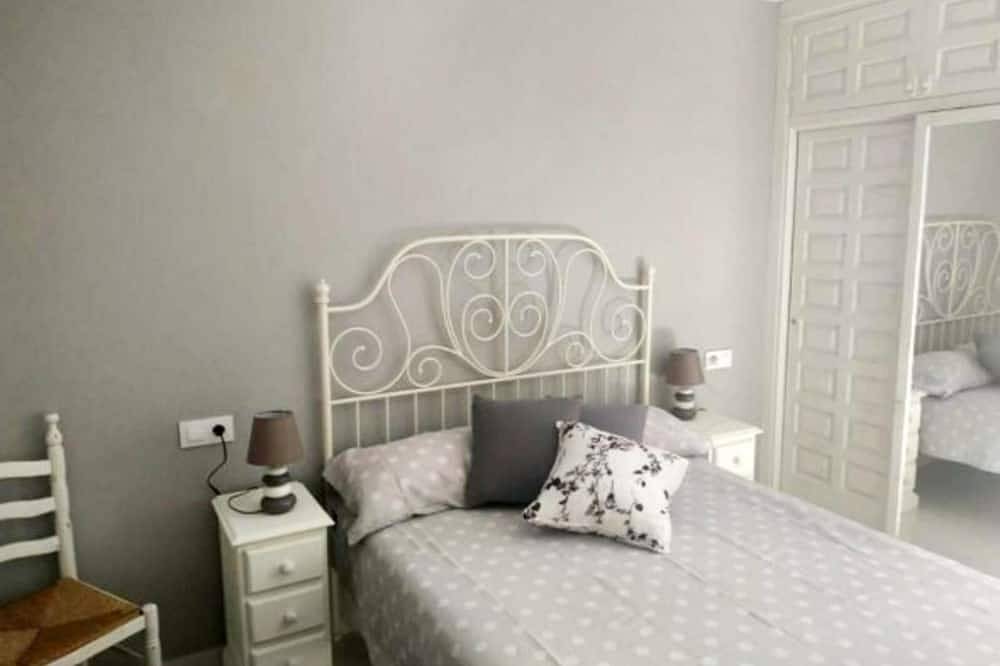 Entire apartment, Casa Rural Vikerbiescas Biescas in Biescas, Spanish Pyrenees