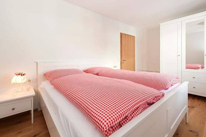 Hütte für 7 Personen, mit Sauna und Garten in Schröcken - 2